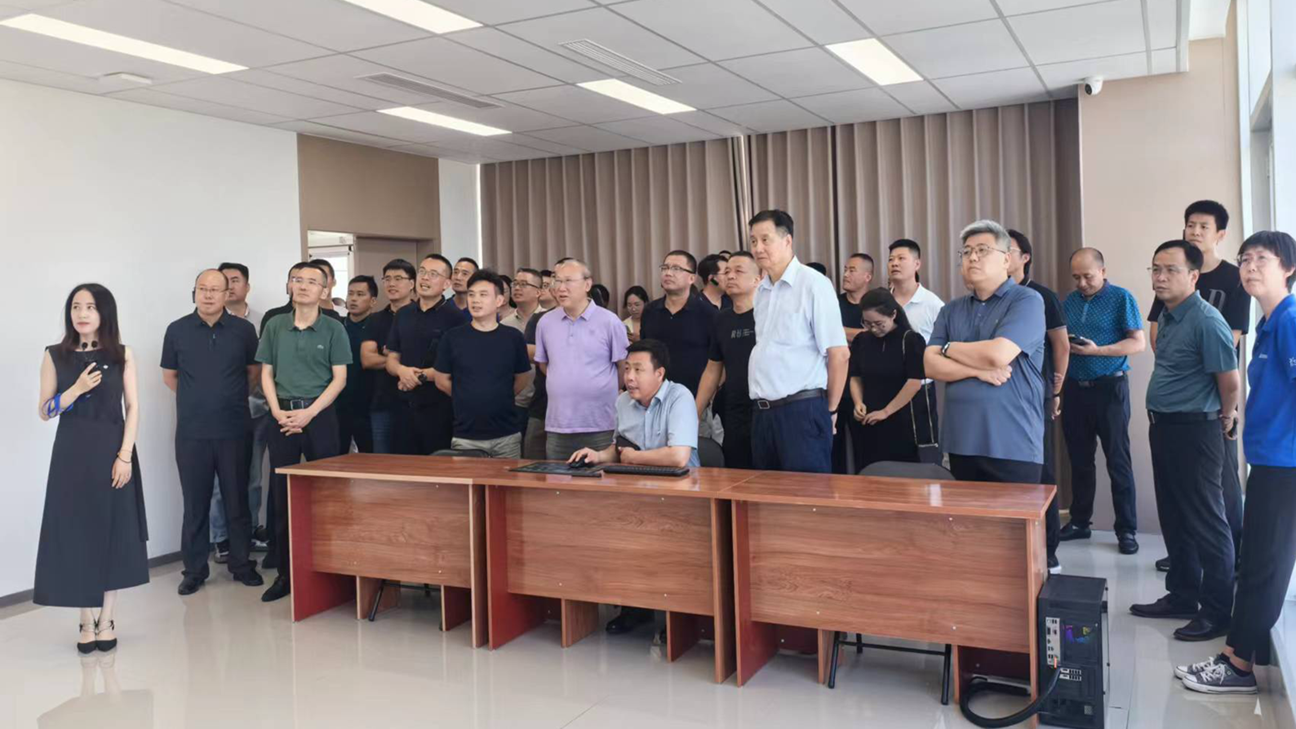 “東綸科技高端醫(yī)衛(wèi)用水刺非織造布生產(chǎn)線”技術(shù)與應用高端論壇<br>在天津濱海成功舉辦