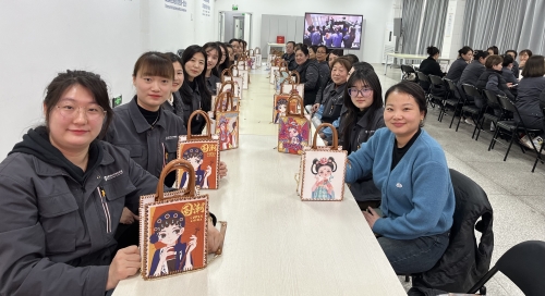 巧手綻芳華,巾幗展風采——東綸科技開展“三八”婦女節手工創作活動